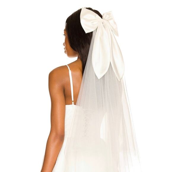 SHASHI Virgin Bow in White NEW - Picture 1 of 6